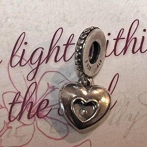 Authentic Pandora 2017 Pandora Club Charm with Diamond #B800538
